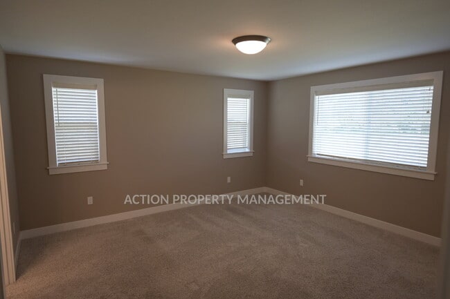 Building Photo - 2 bed + office, 2 bath home in Sequim