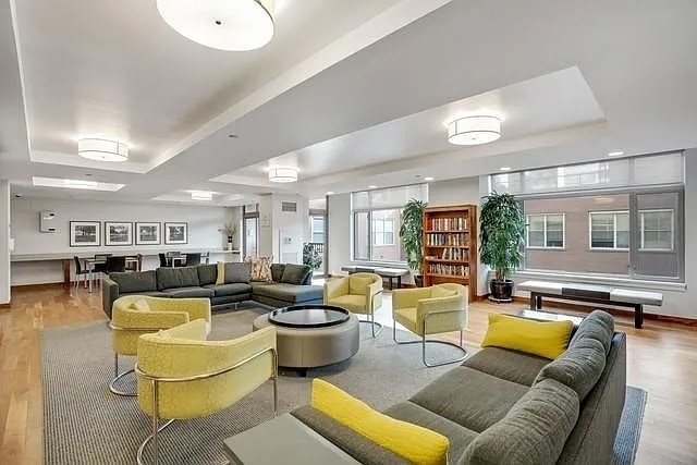 Building Photo - 530 N Lake Shore Dr