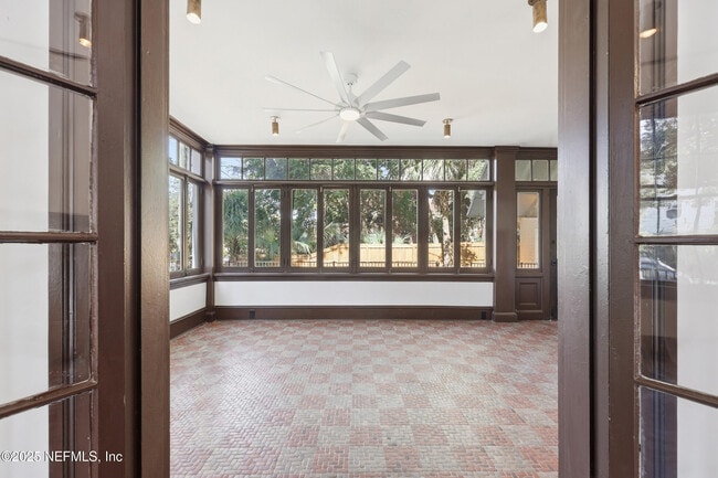 Building Photo - 2979 St Johns Ave