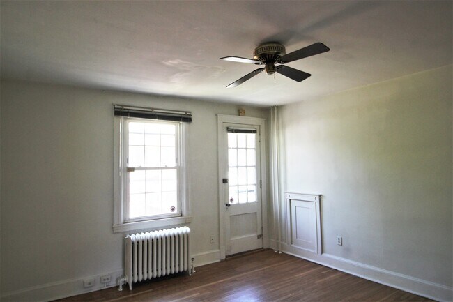 Building Photo - 2026/2027 Off-Campus JHU Spacious 5bd/2ba Rowhome OSP & W/D! Available 6/8