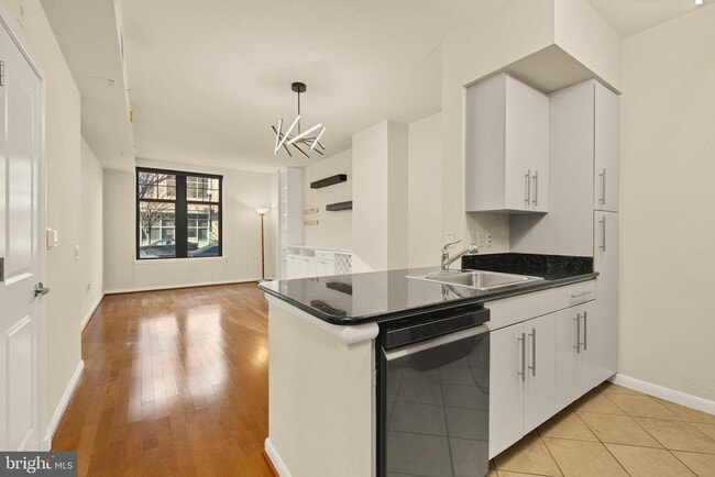 Building Photo - 1021 N Garfield St