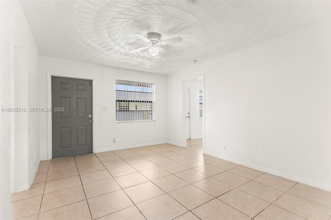 Building Photo - 4120 SW 19th St