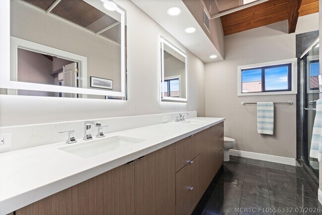 Building Photo - 16 Portside Dr