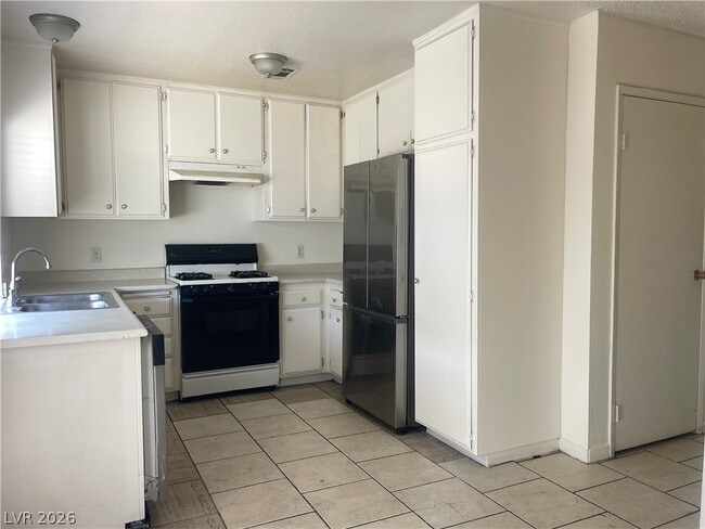 Building Photo - 3904 Blackford Pl