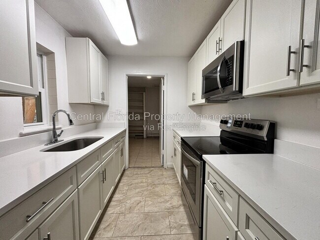 Building Photo - 4606 Meadowbrook Ave