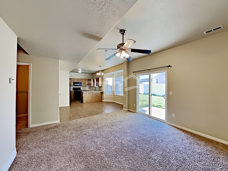 Building Photo - 5708 Plumbago Ave