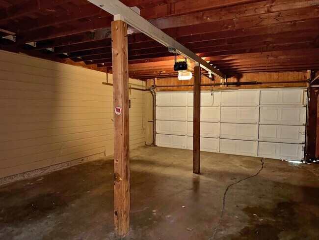 Building Photo - 3208 Kenesaw Ave