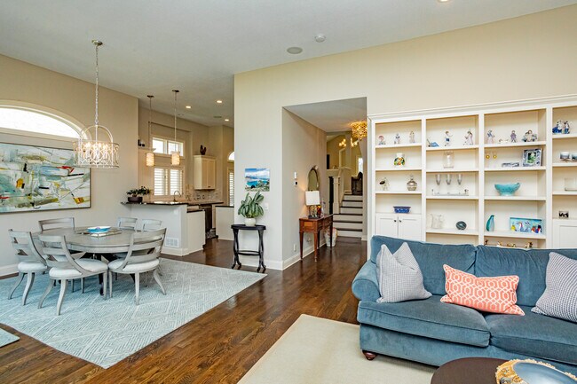 Living/Dining Room - 515 River St