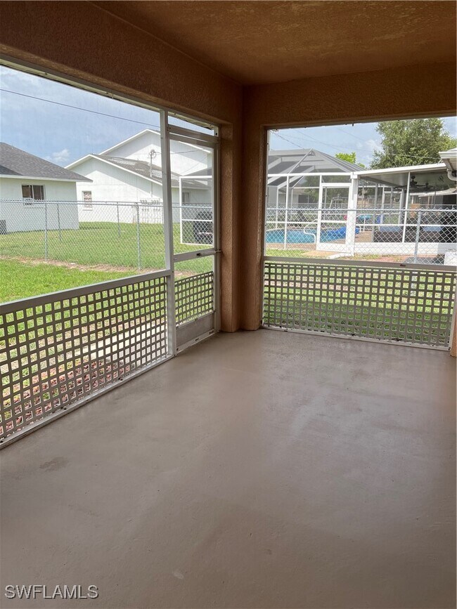 Building Photo - 279 SW 3rd Terrace