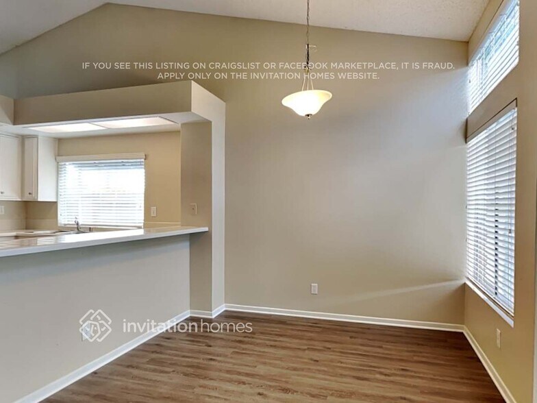 Building Photo - 25530 Black Walnut St