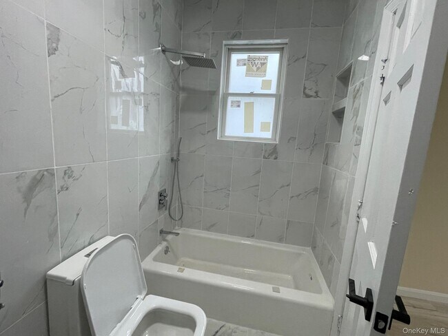 Building Photo - 136 Park Ave