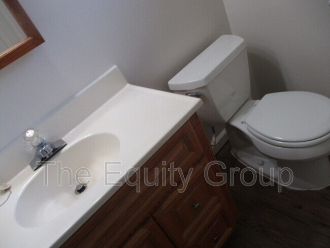 Building Photo - 1642 S West St