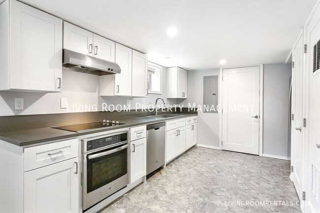 Building Photo - 4124 SE 11th Ave