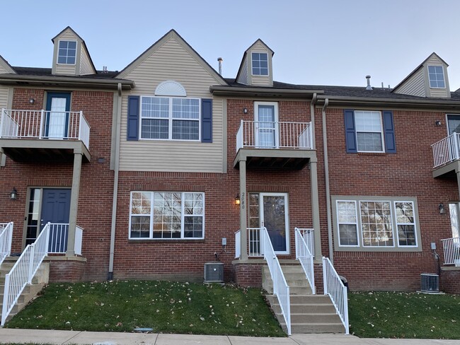 Building Photo - 2080 Cloverly Ln