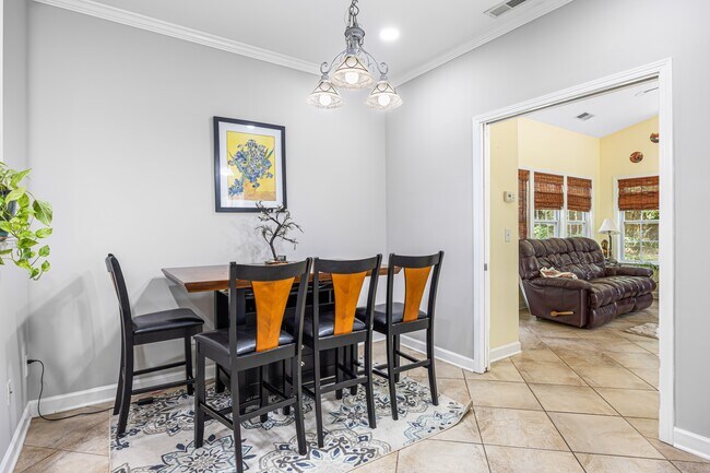 Building Photo - 1903 Dundalk Rd