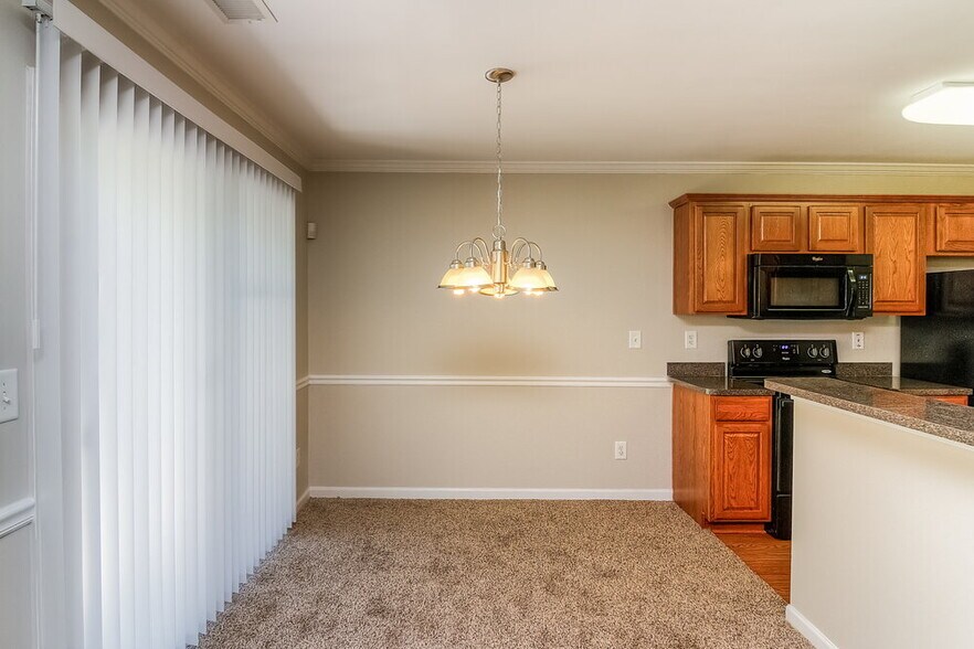 Building Photo - 523 Mountain Quail Dr