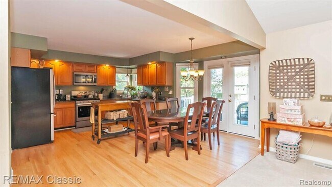 Building Photo - AVAILABLE - Waterfront Home!