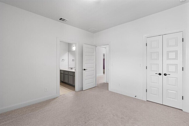 Building Photo - 508 Pinnacle View Dr