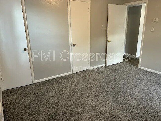 Building Photo - 16015 Van Aken Blvd