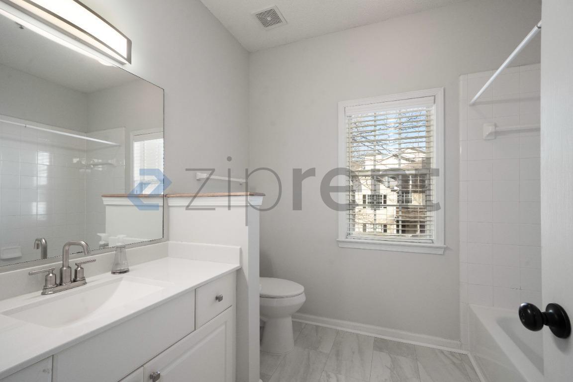 Building Photo - 603 Spring Heights Ln