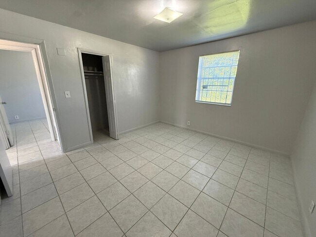 Building Photo - 17921 NW 5th Ave