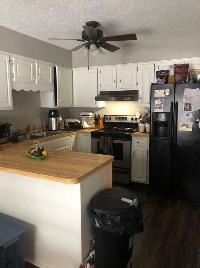 Building Photo - Minnetonka TownHome For Rent