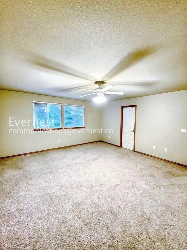 Building Photo - 11827 2nd St SE