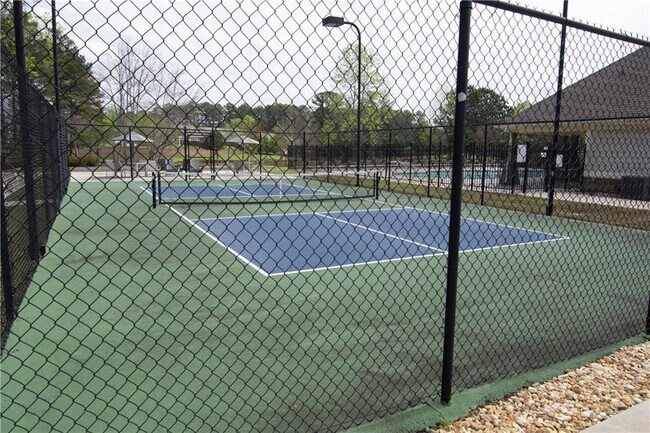 Building Photo - 2472 Knob Crk Rd