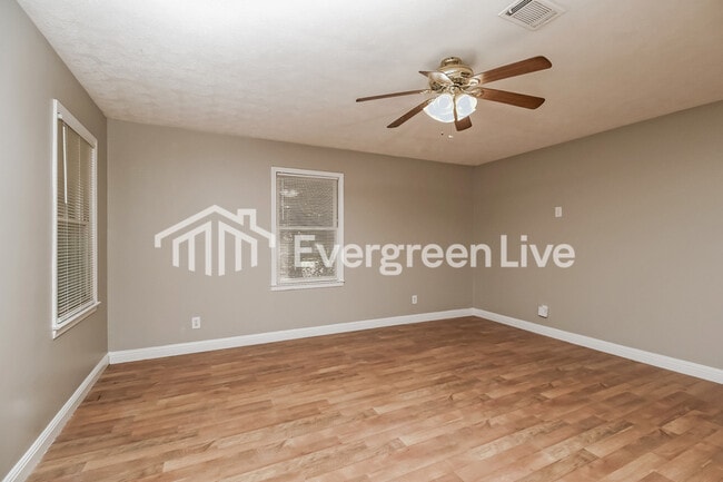 Building Photo - 224 Thomason St