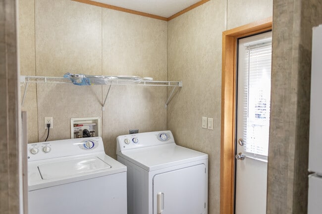 Building Photo - 1767 Goodman Lake Rd