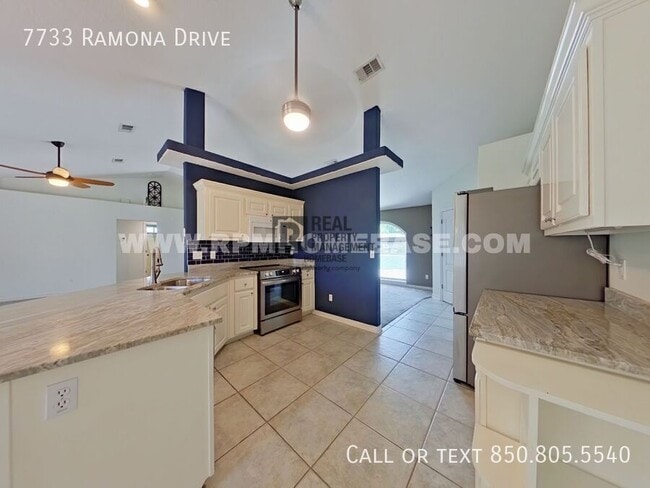Building Photo - 7733 Ramona Dr