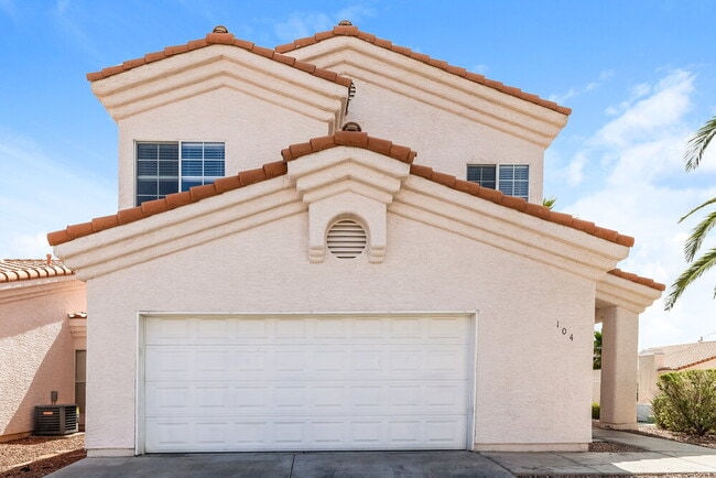 Building Photo - 104 Escada Ln