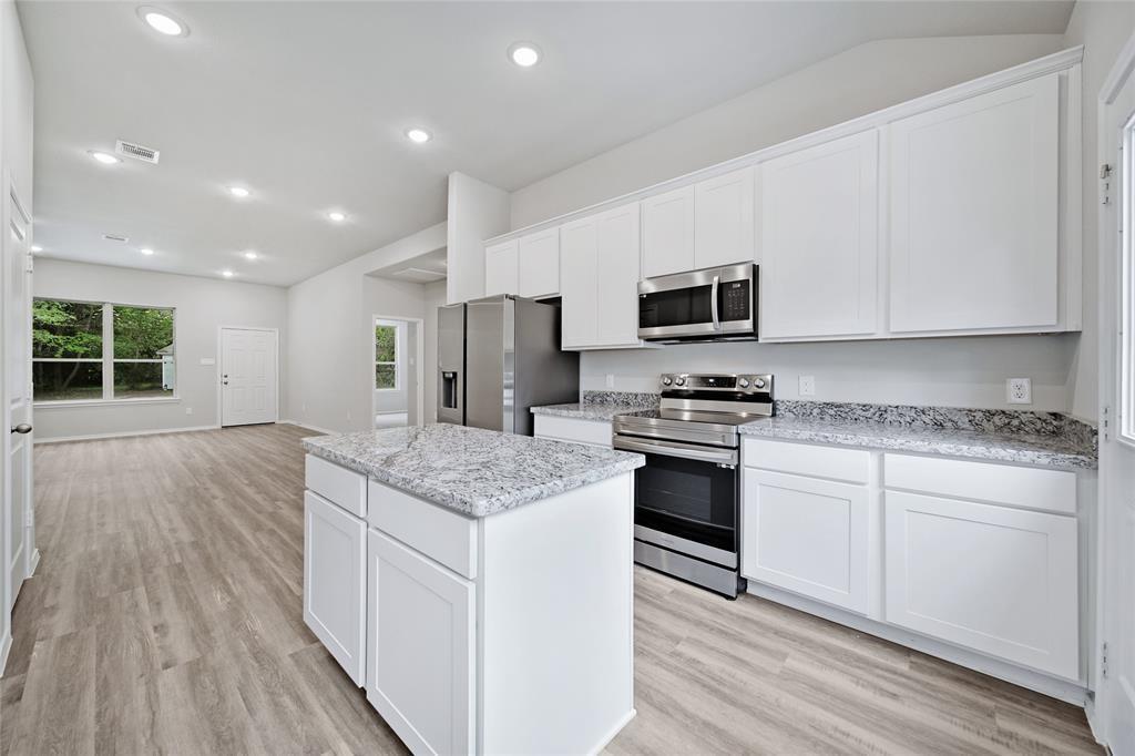 Kitchen - 16502 Piper Ln