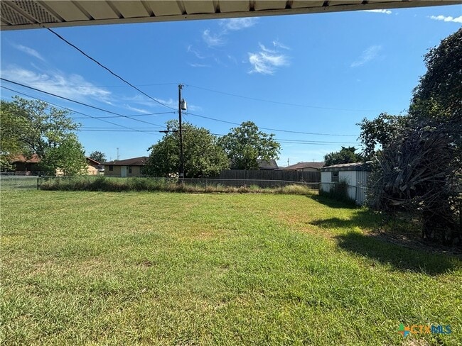 Building Photo - 105 Tangerine Dr