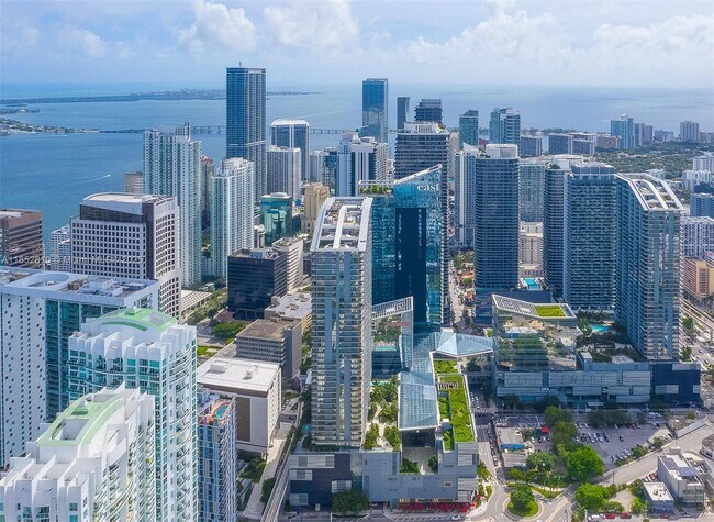 Building Photo - 951 Brickell Ave