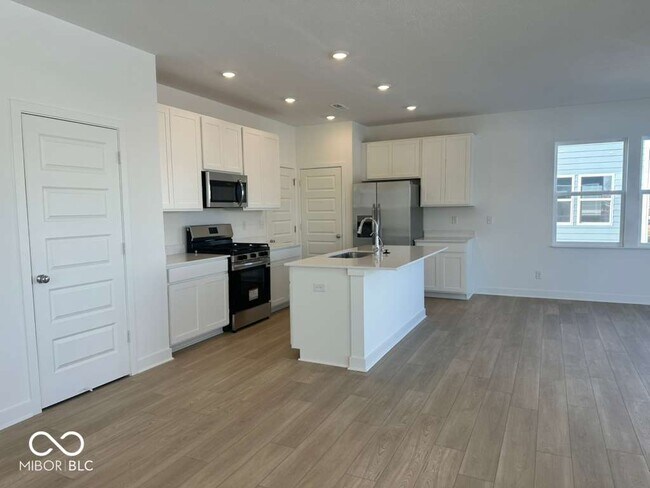 Building Photo - 820 Hardin Pl