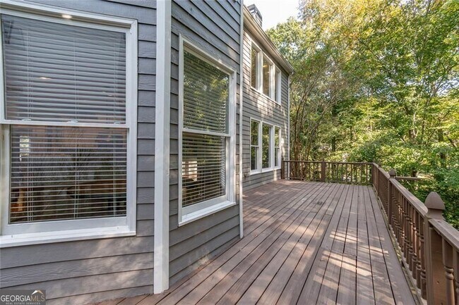 Building Photo - 651 Briarleigh Way