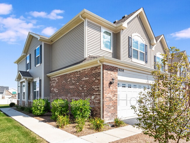 Building Photo - 15014 Quincy Cir