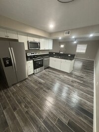 Building Photo - 3229 Summerhill Ln