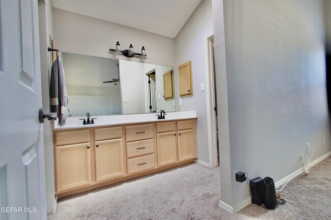 Building Photo - 12229 Kingsgate Ct