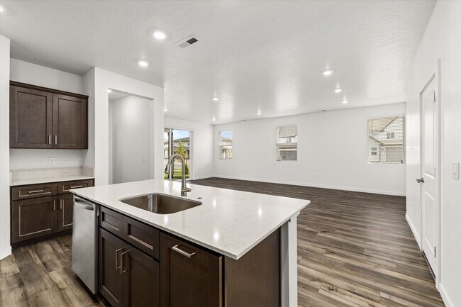 Building Photo - BRAND NEW Stunning 4-Bed, 3-Bath Townhome That Feels Like a Detached House