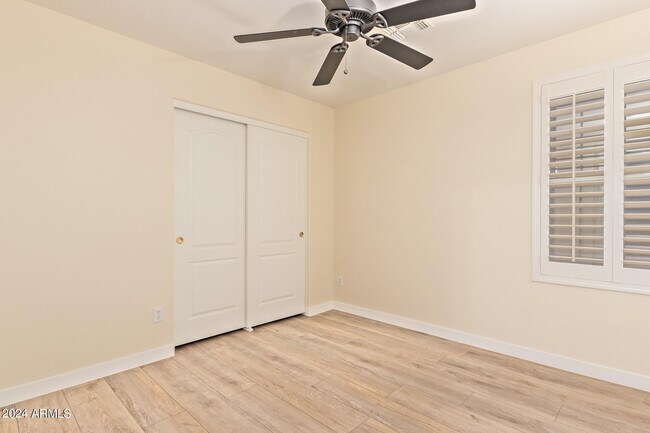 Building Photo - 3211 E Kristal Way