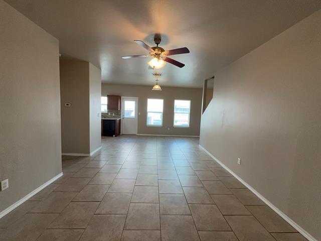 Building Photo - 704 E College St