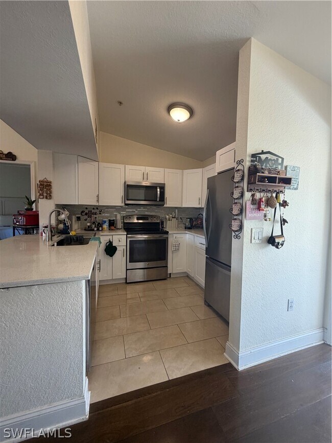 Building Photo - 8214 Key Royal Cir