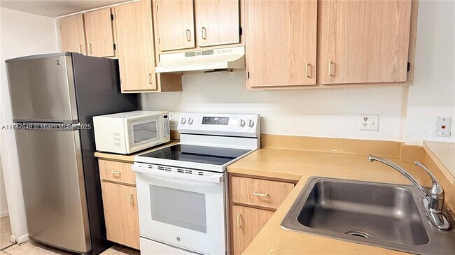 Building Photo - 10709 Cleary Blvd