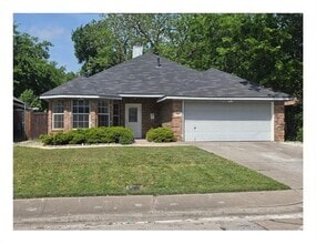 Building Photo - 321 Crandall Rd