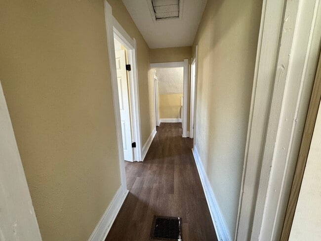 Building Photo - 4 Bedroom House