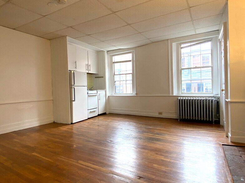 Building Photo - 90 Myrtle St