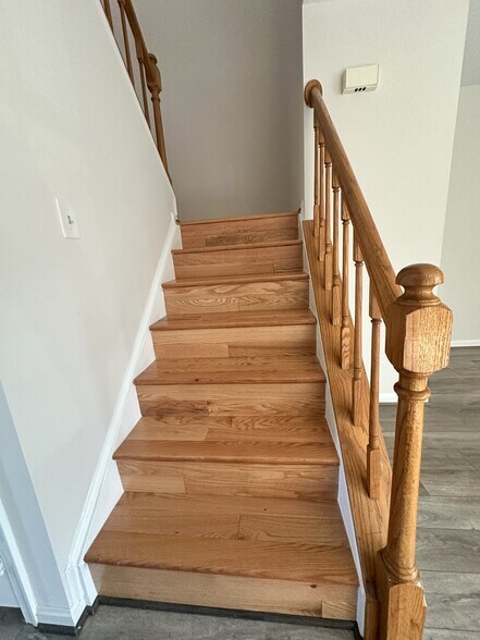 Building Photo - 8704 Ditmars Ct