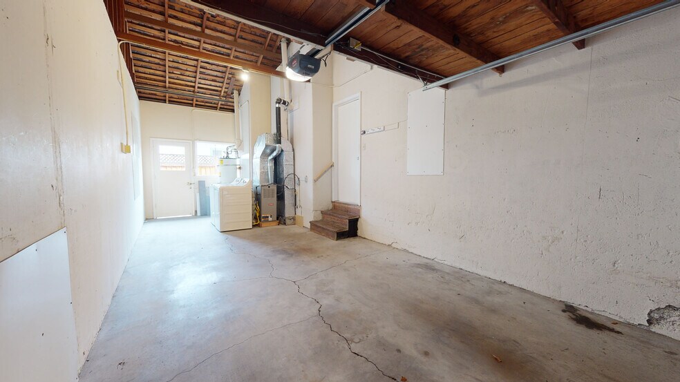 Building Photo - 700 N Humboldt St